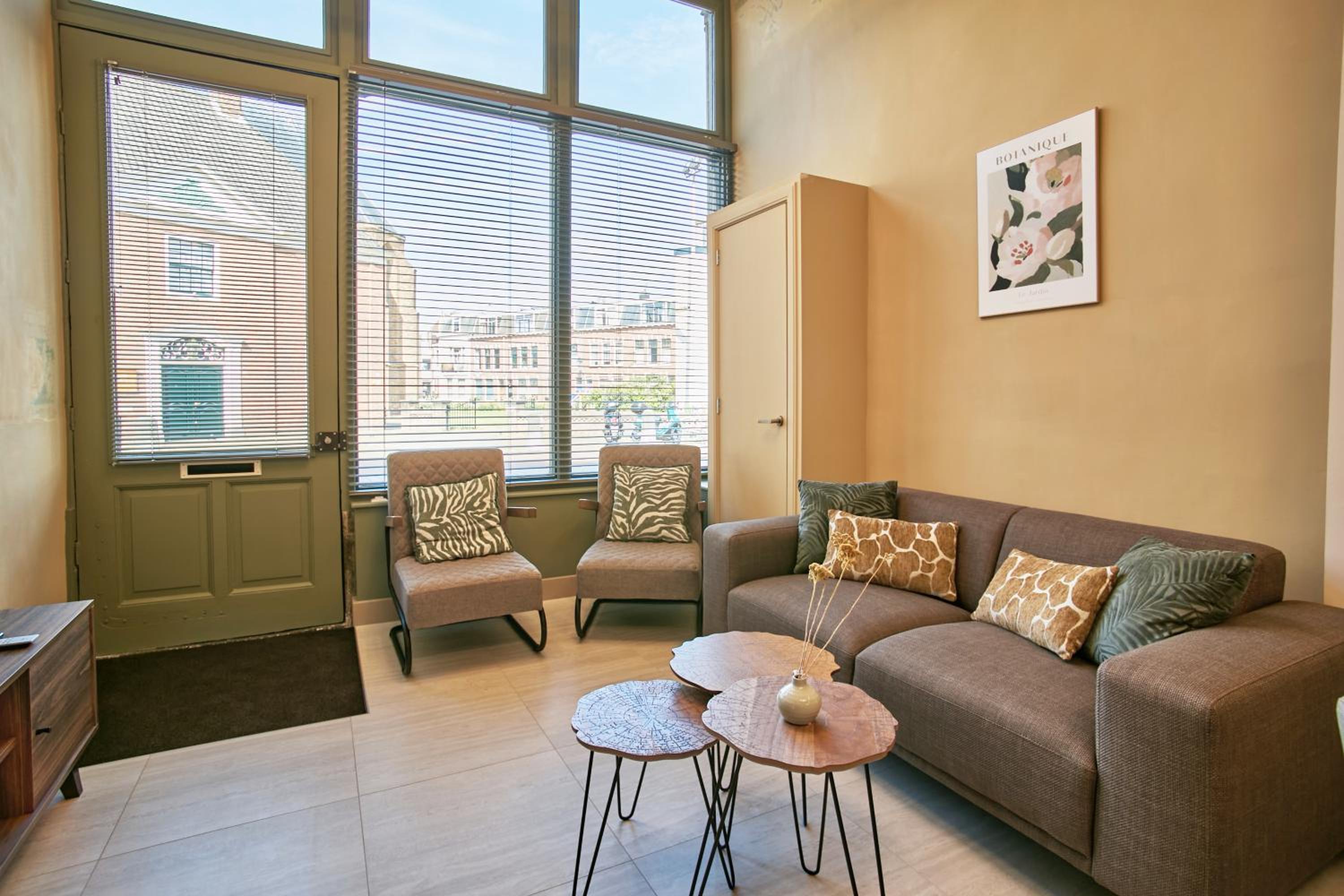 Seaside design apartment view 4