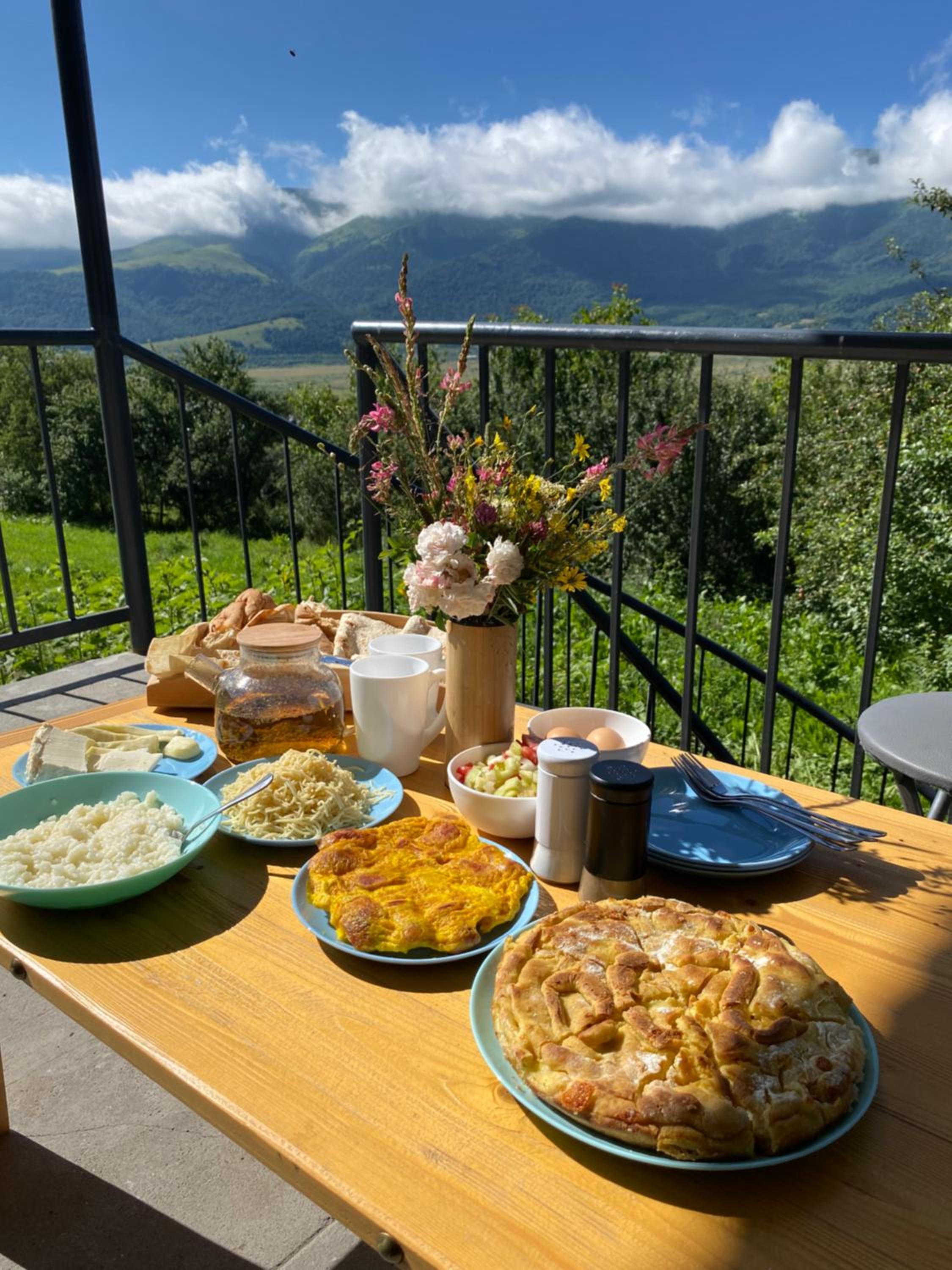 Dez Guest House with Mountain View