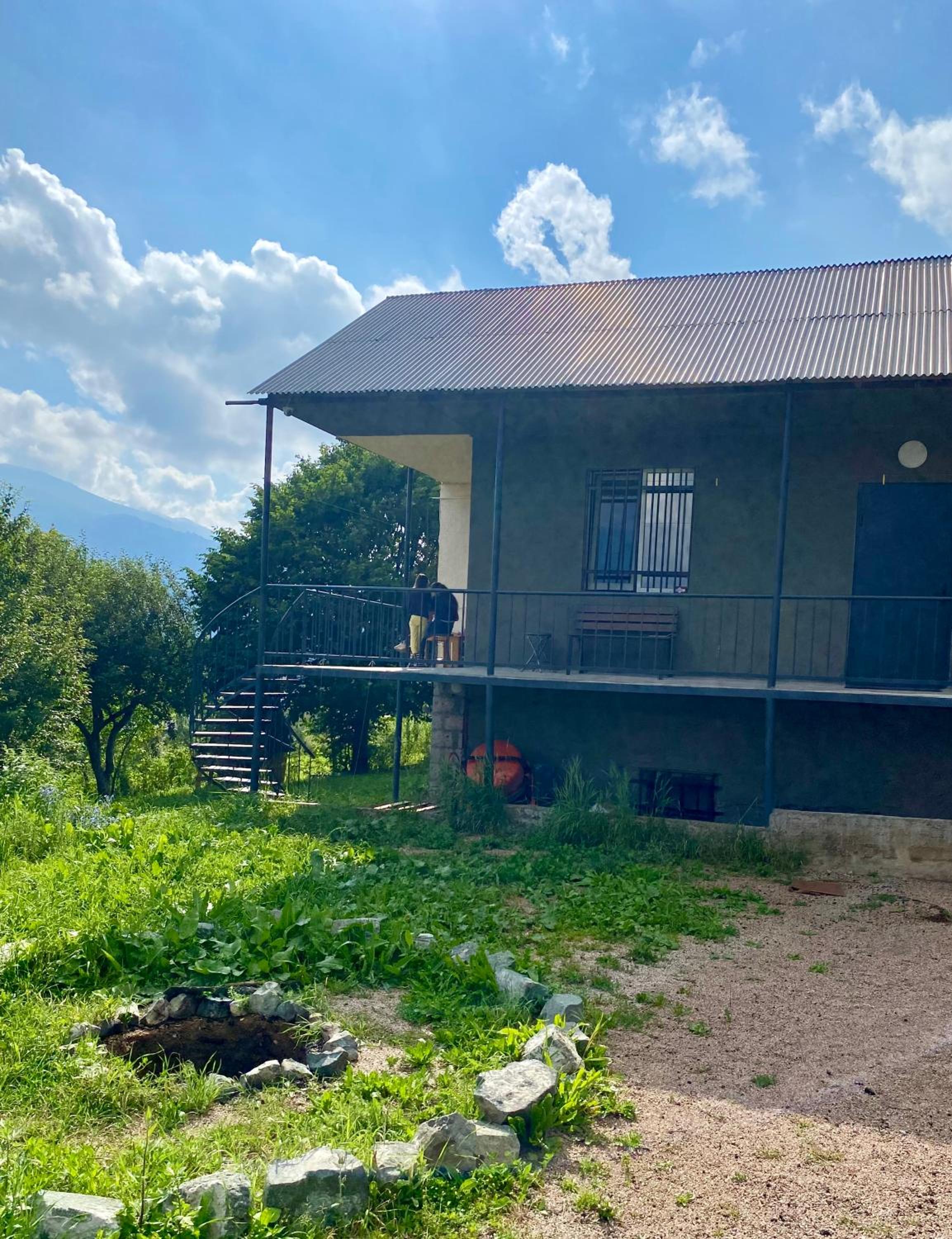 Dez Guest House with Mountain View