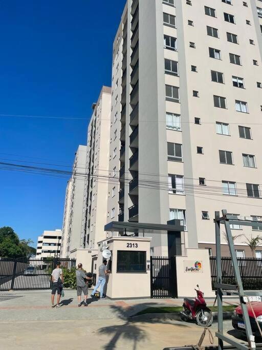 Ap a 2 quadras da praia e próximo ao Beto Carrero