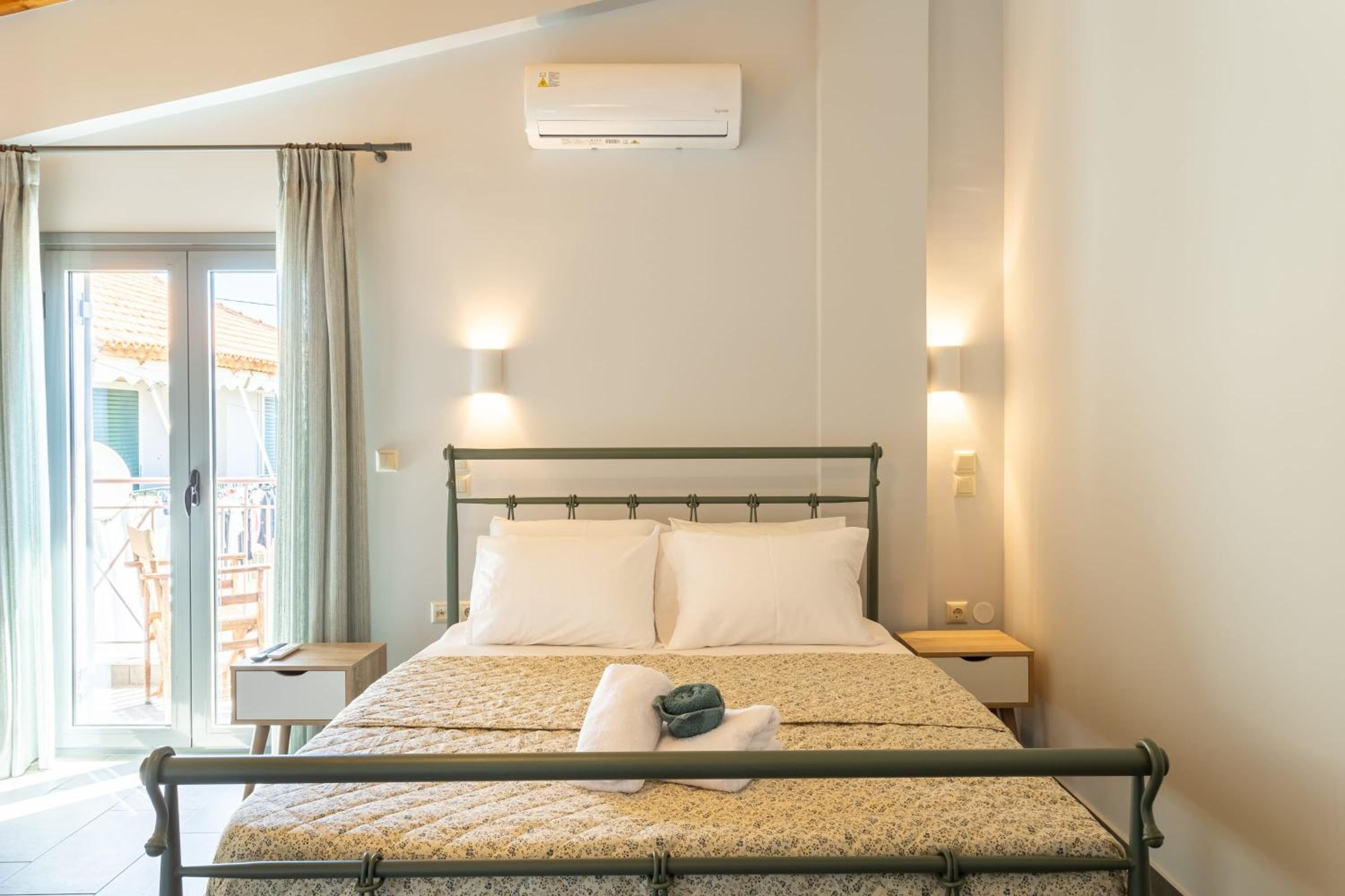 Petrino Serene Nests - Bright Getaways