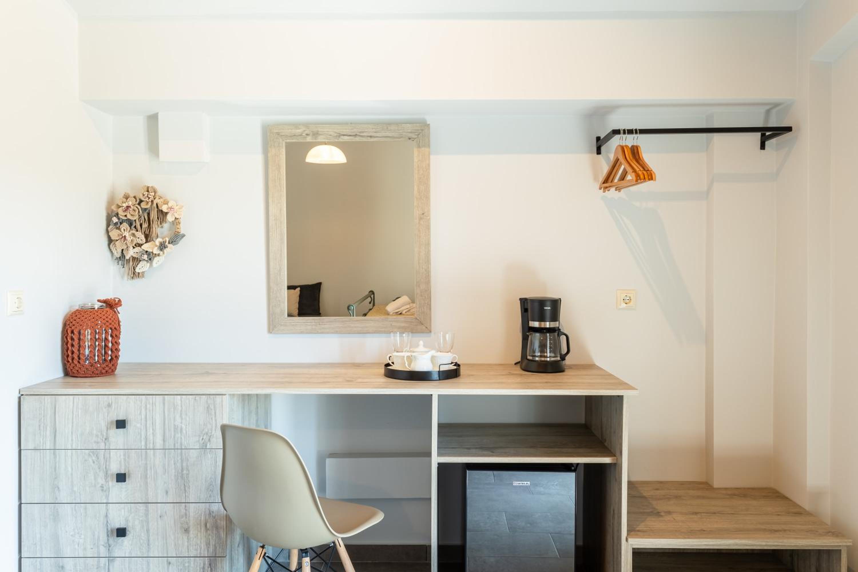 Petrino Serene Nests - Bright Getaways