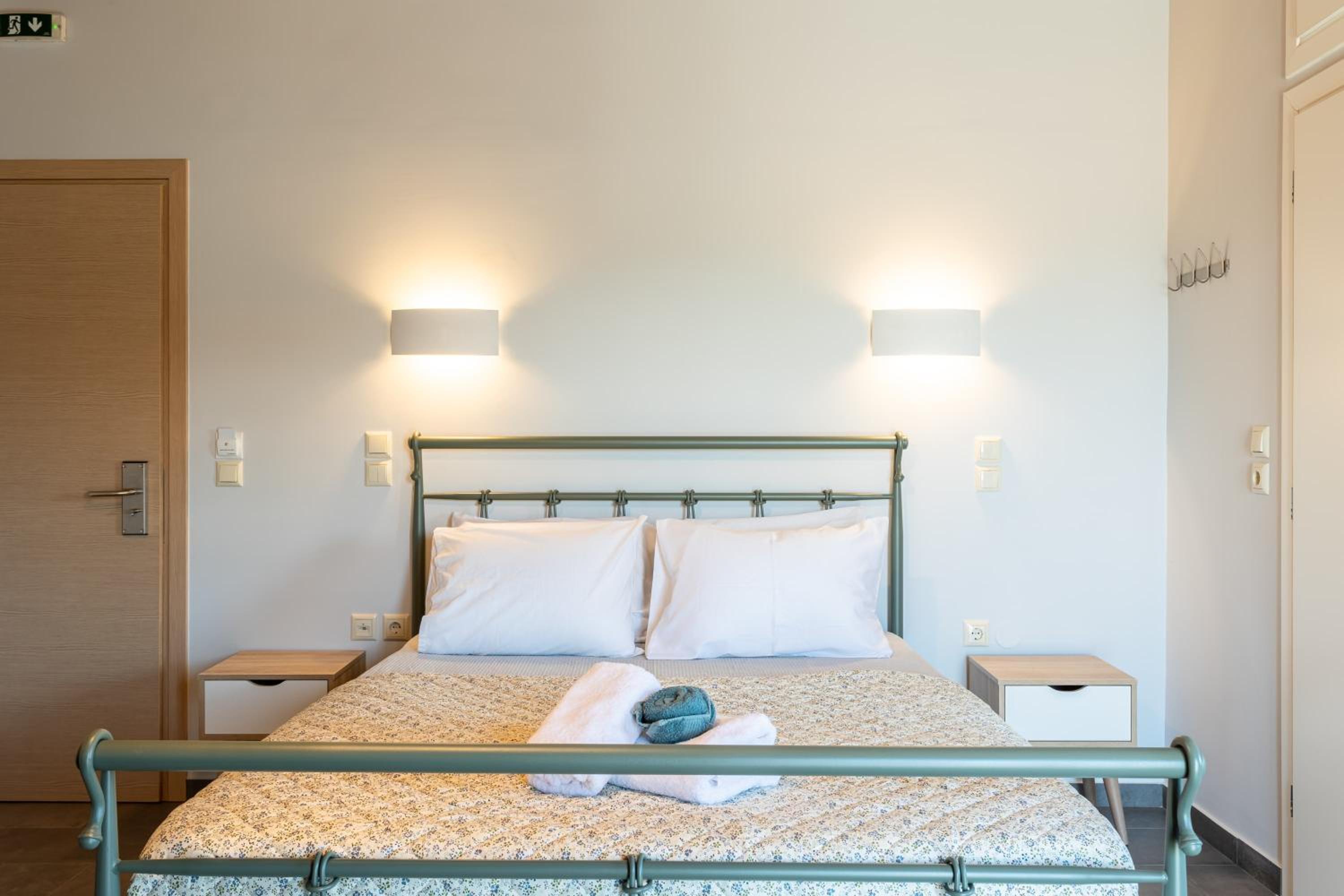 Petrino Serene Nests - Bright Getaways