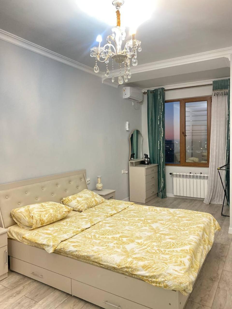 apartment on Yakova Logvinenko 12 view 4