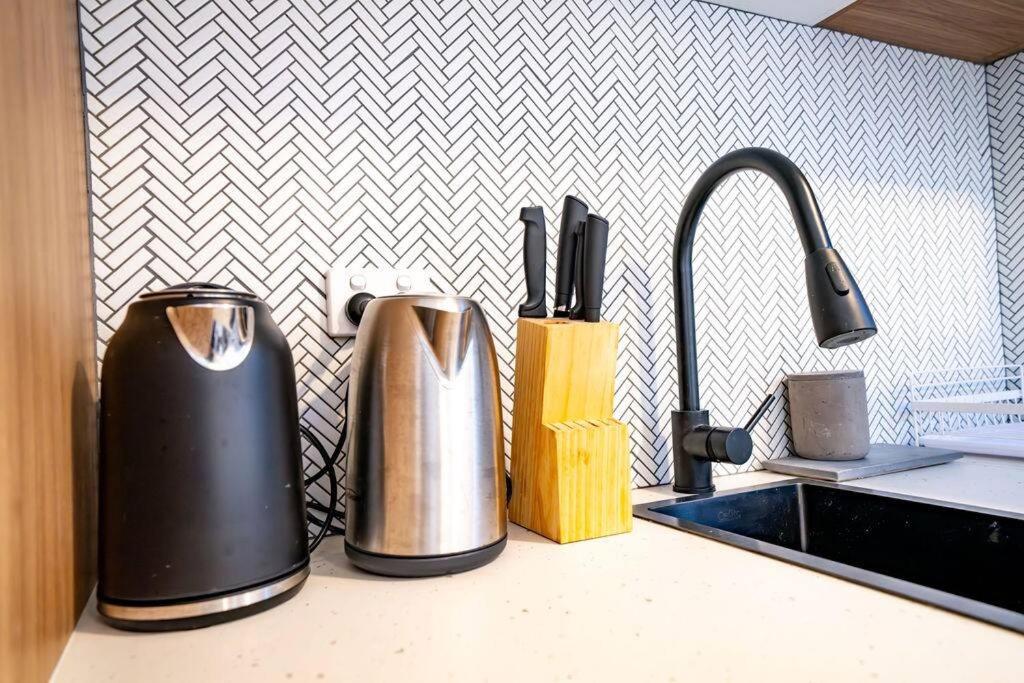 Stylish 1-Bedroom Stay with Balcony & Amenities