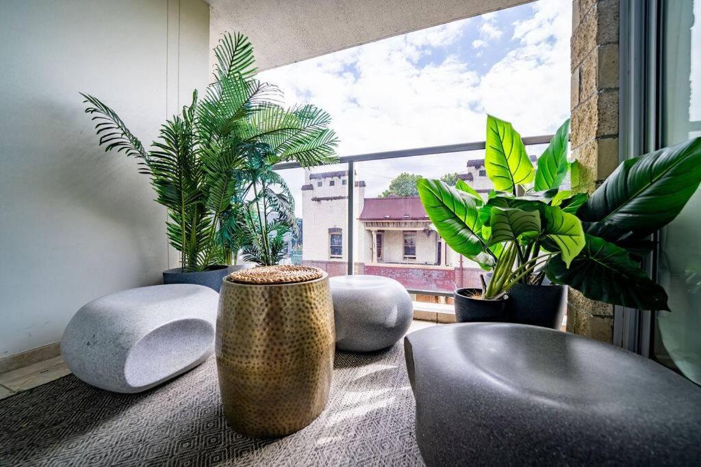 Stylish 1-Bedroom Stay with Balcony & Amenities