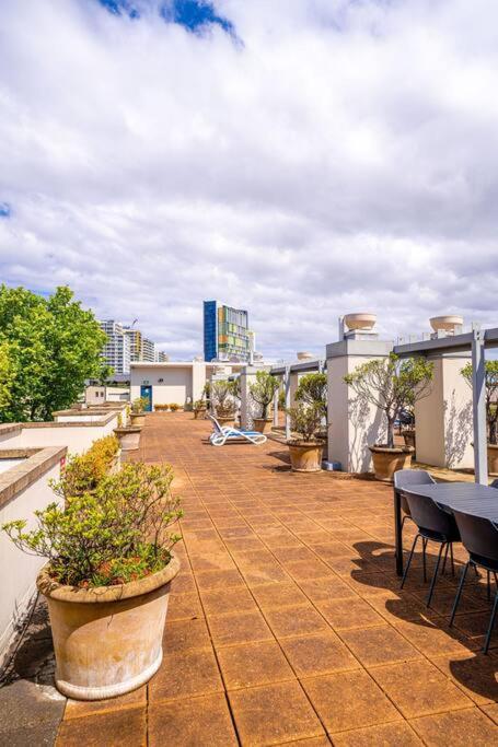 Stylish 1-Bedroom Stay with Balcony & Amenities