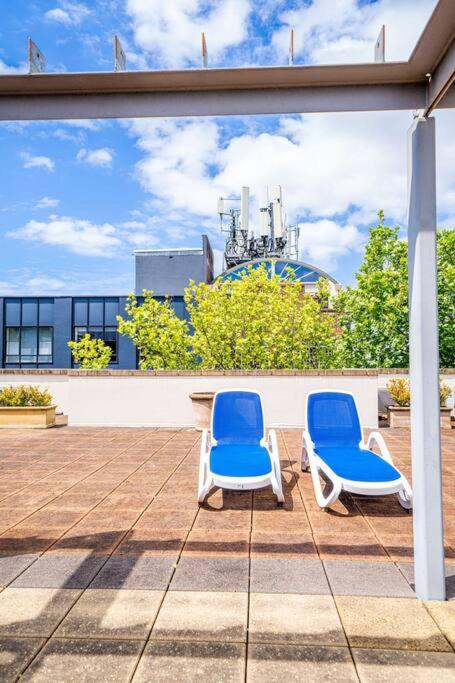 Stylish 1-Bedroom Stay with Balcony & Amenities