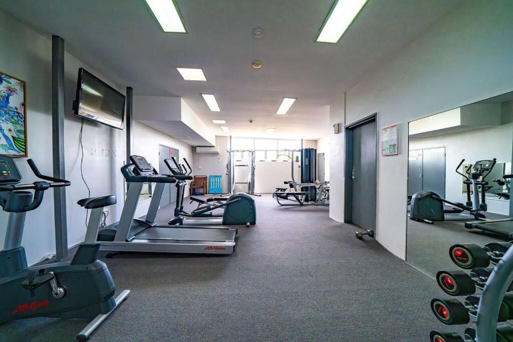 Stylish 1-Bedroom Stay with Balcony & Amenities