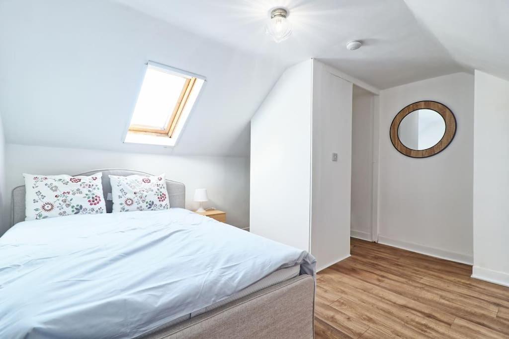 Essex - 4 Bedroom house-Broomfield Chelmsford view 4