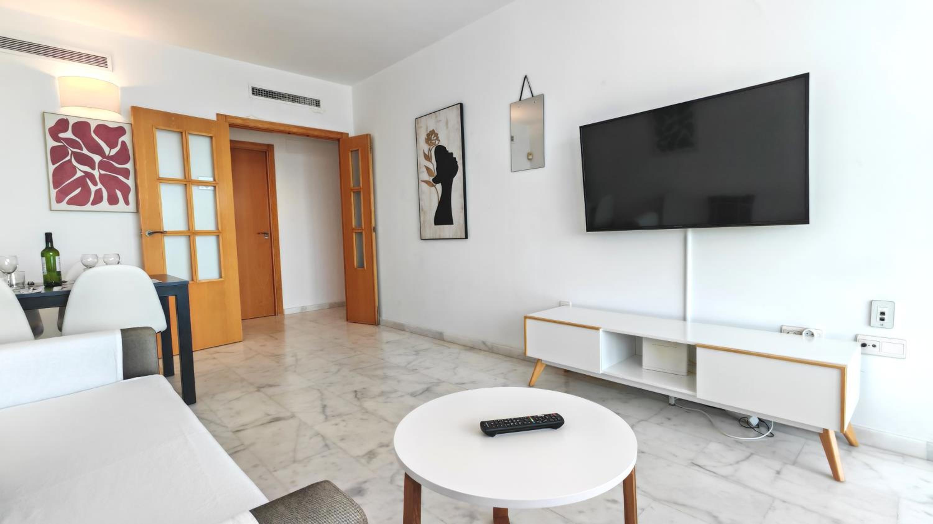 Floor 29 - Two-bedroom apartment with Sea Views