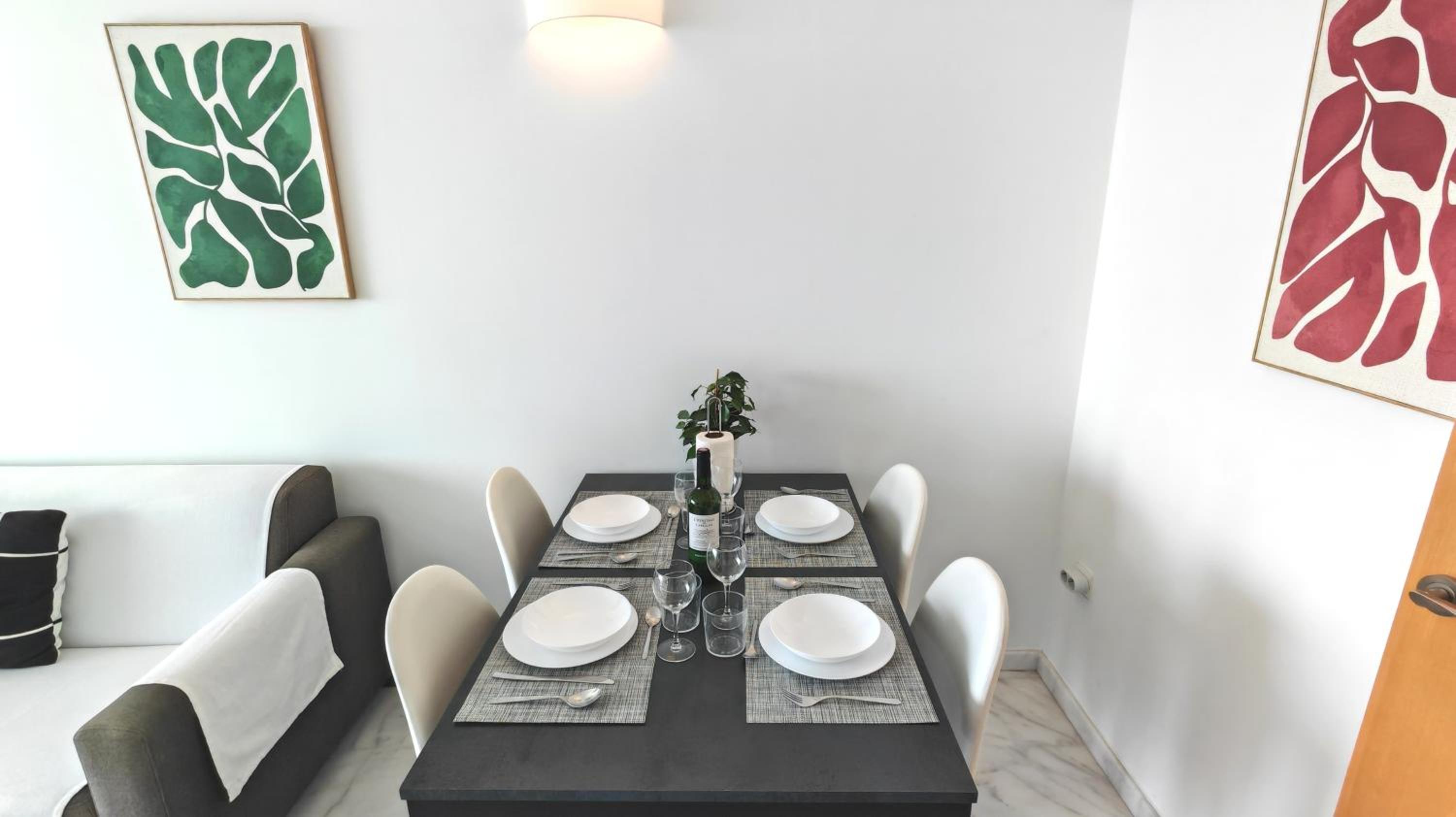 Floor 29 - Two-bedroom apartment with Sea Views