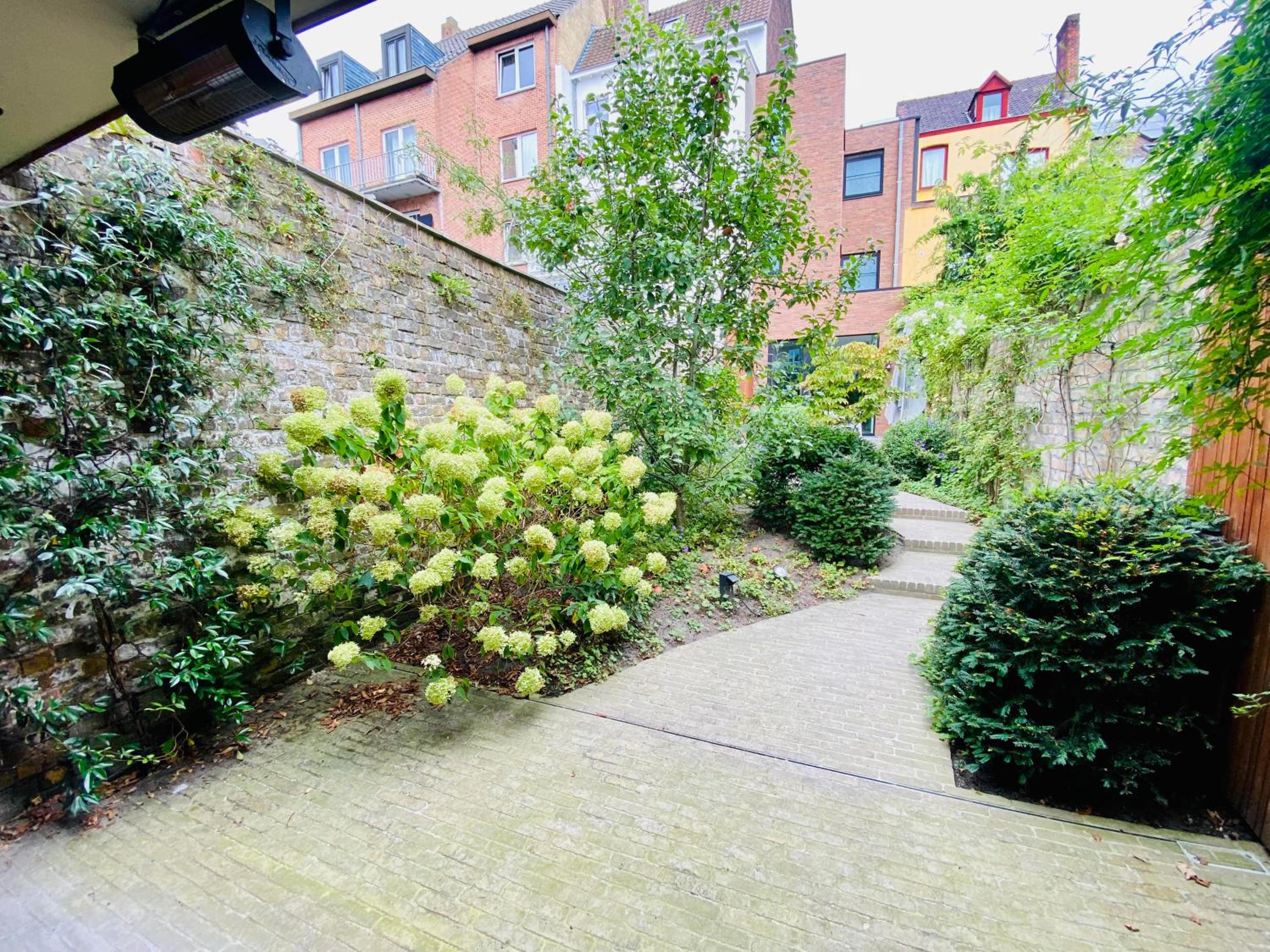 Blossom & Bloom - 3BR House with Garden near Centre