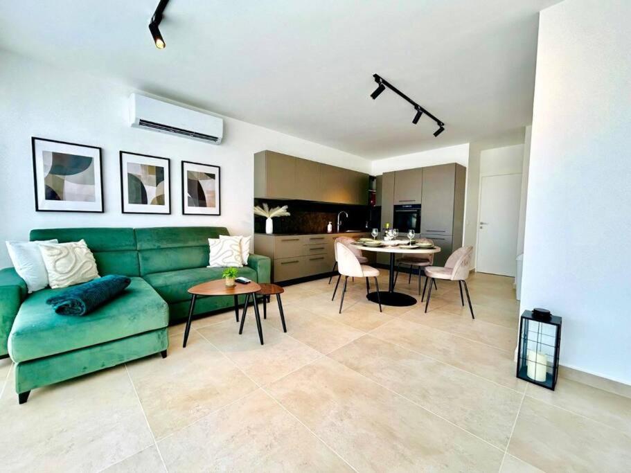 Stylish Serenity Penthouse Retreat view 4