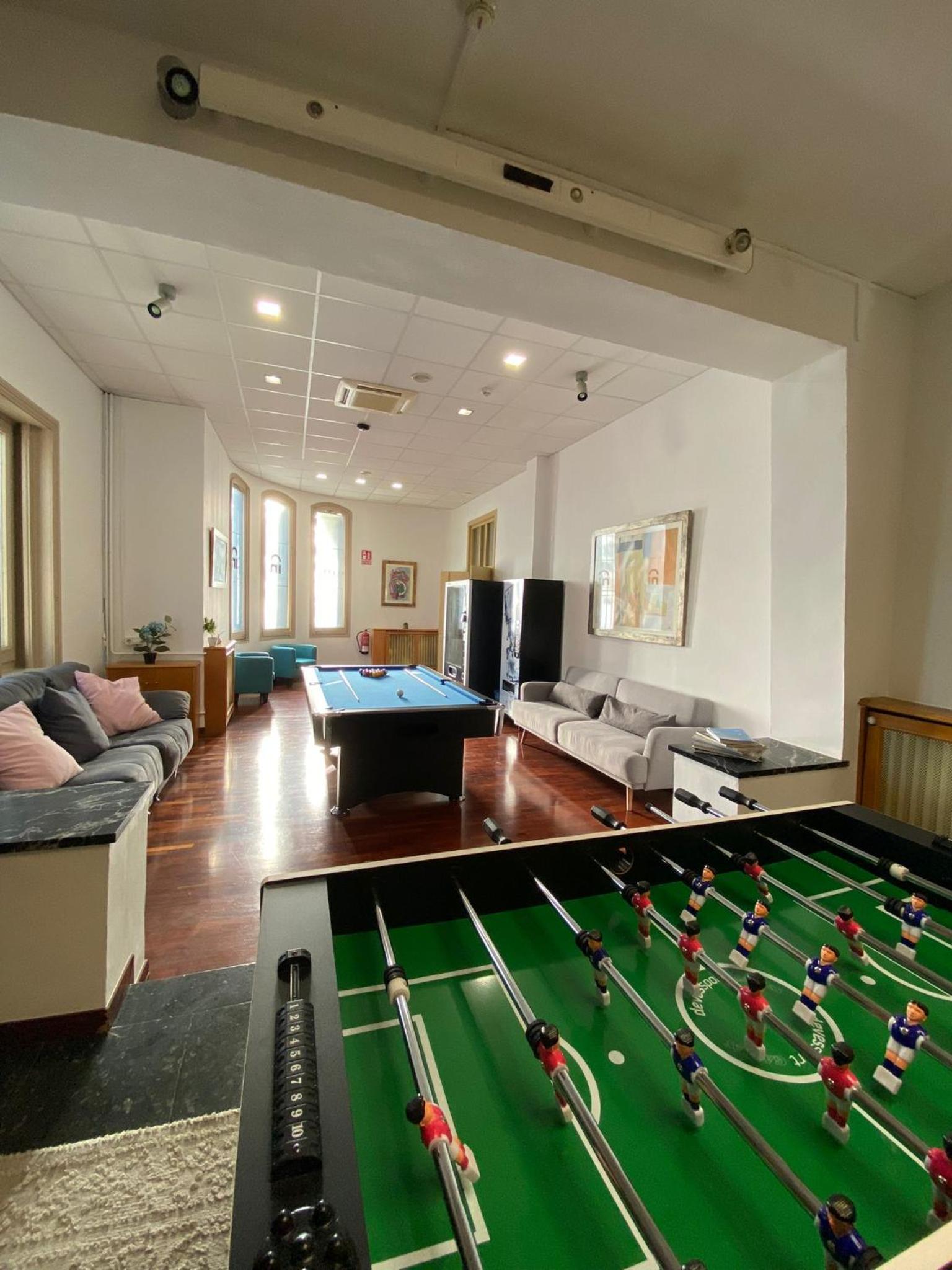 Leevin Stay Hostel