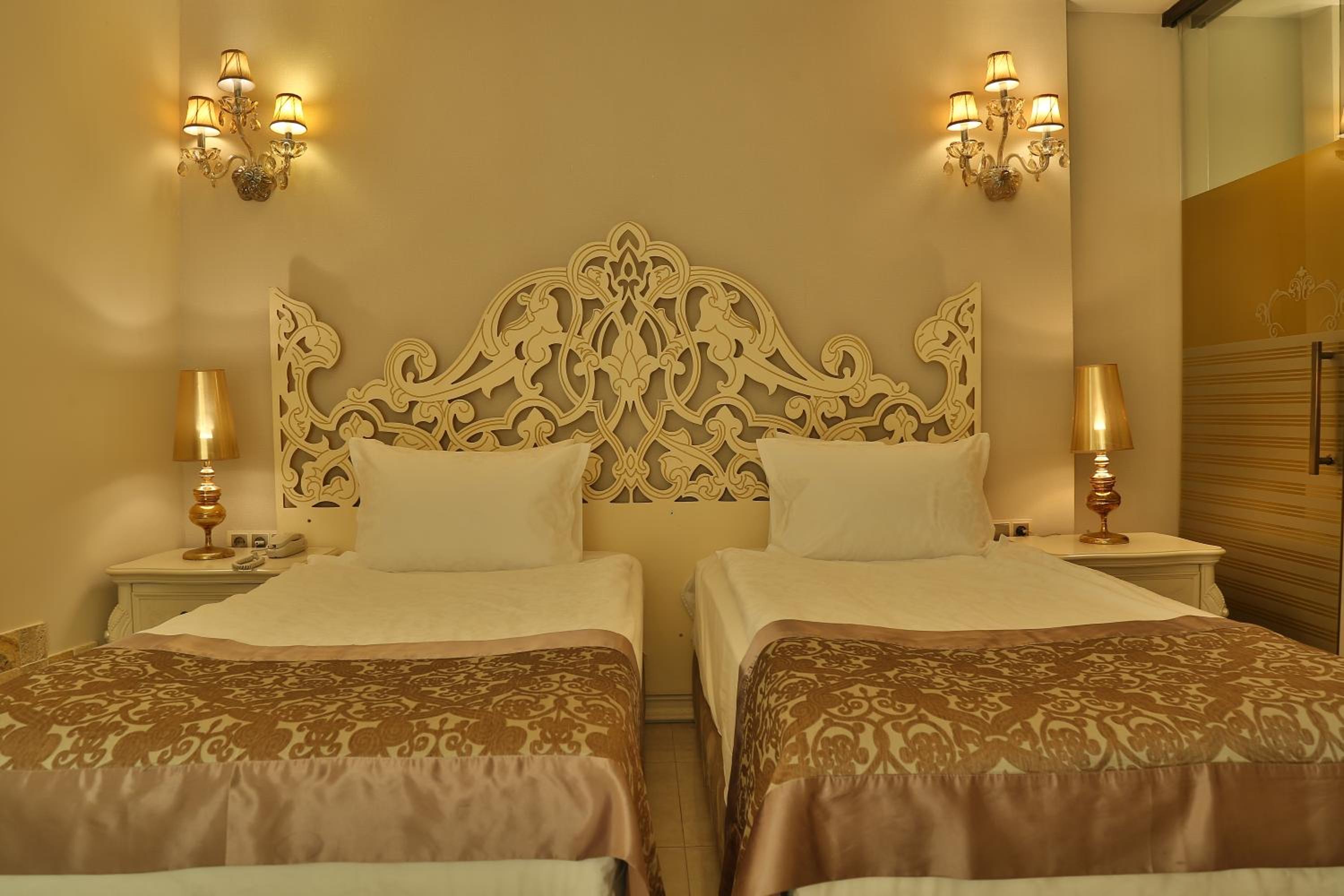 Elegance East Hotel - Image 38