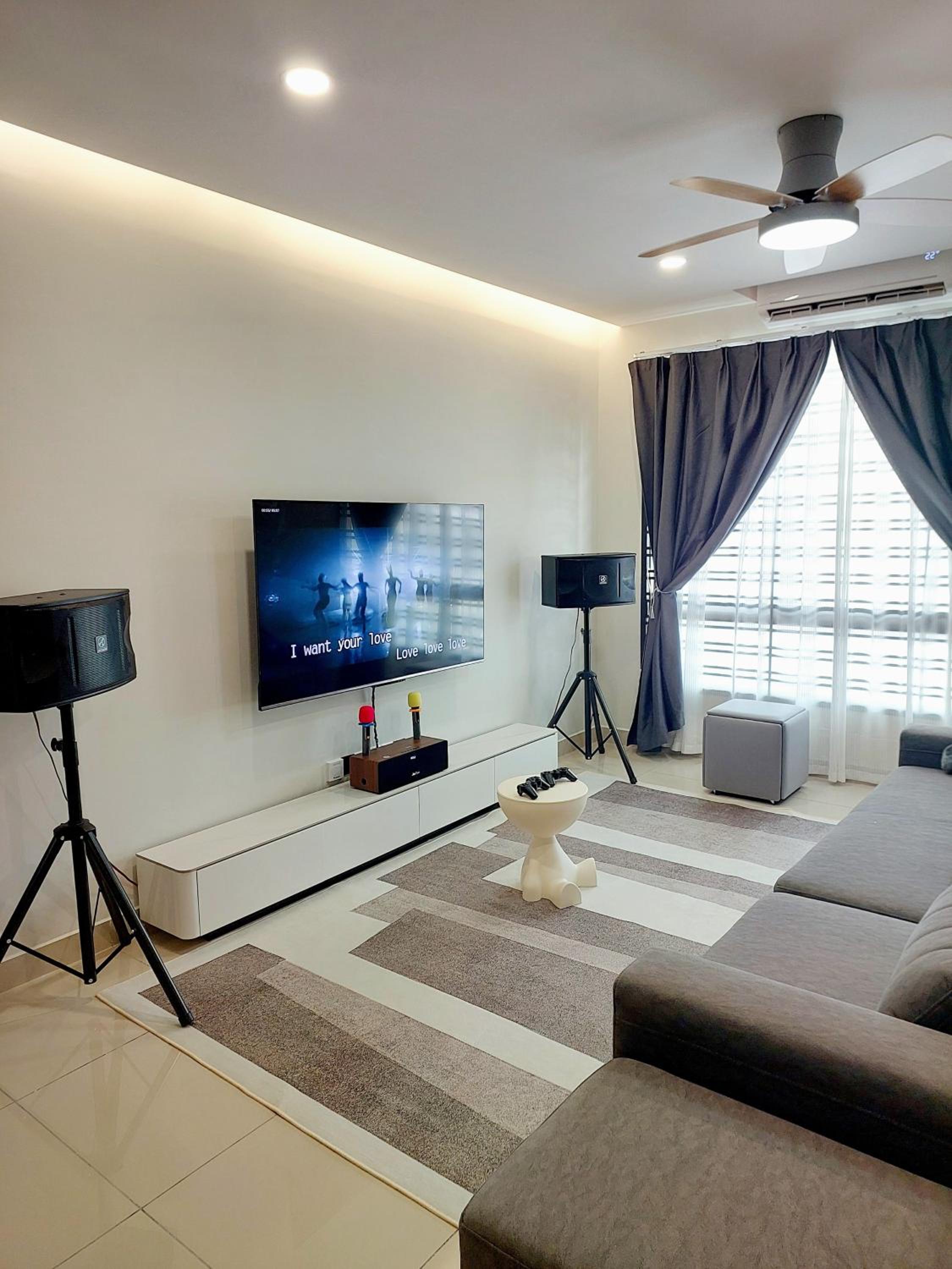 Desaru COJY Homestay KTV NETFLIX GAME CONSOLE upto 14pax photo 1