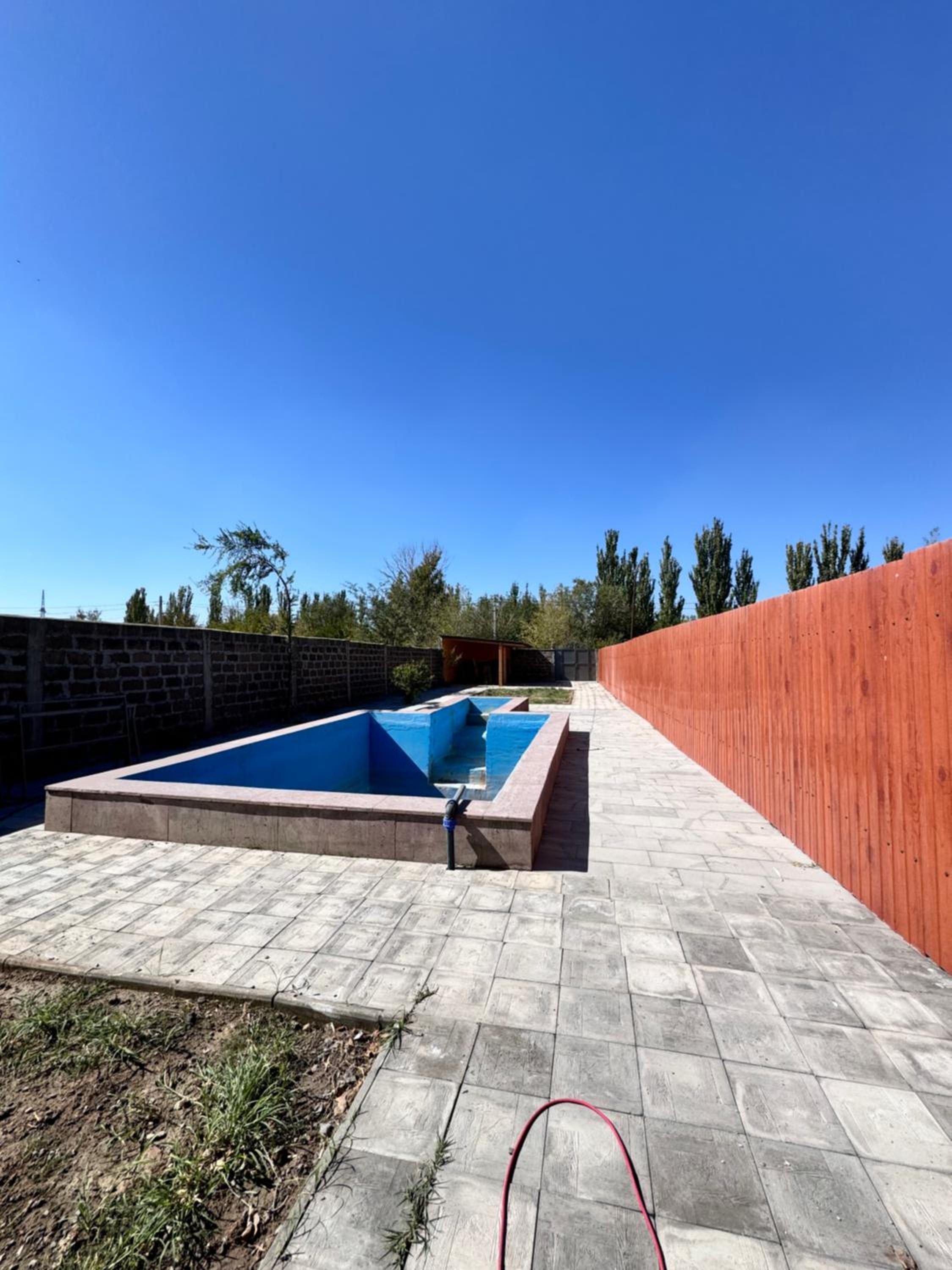 Hovakimyans Hotel And Pool EVN
