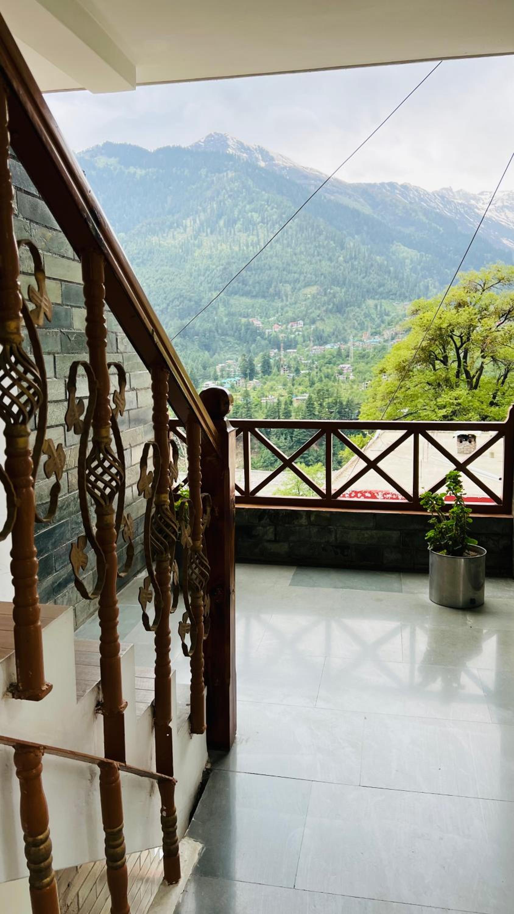 Sita Hotel & Cottage, Manali - A Boutique wellness Hotel view 3