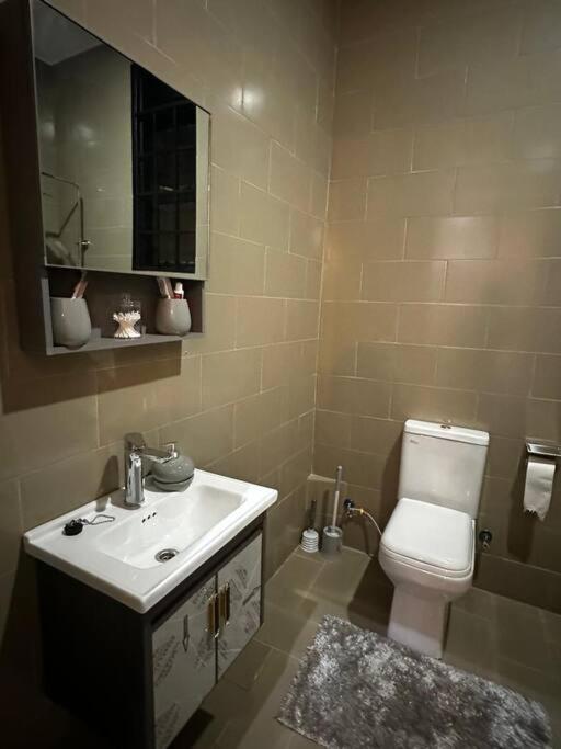 Cozy 1BR Apt in Kajjansi Airstrip Entebbe