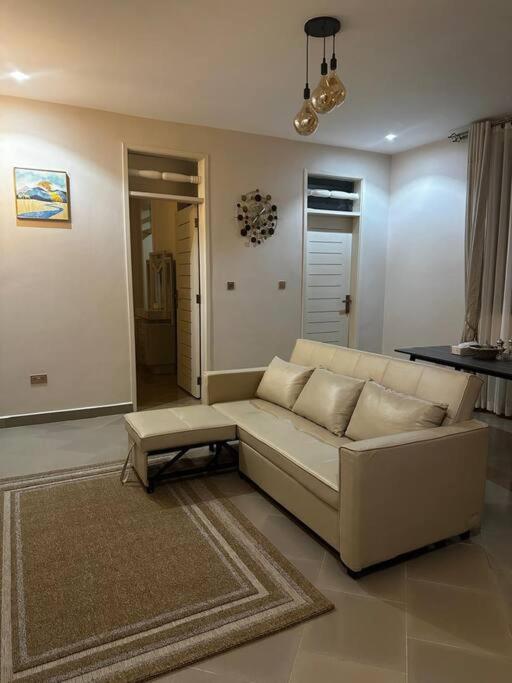 Cozy 1BR Apt in Kajjansi Airstrip Entebbe