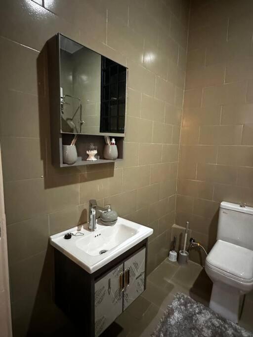 Cozy 1BR Apt in Kajjansi Airstrip Entebbe