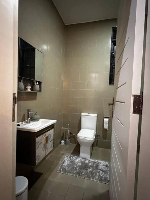 Cozy 1BR Apt in Kajjansi Airstrip Entebbe