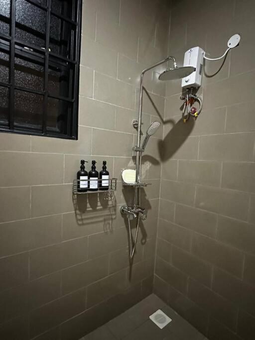Cozy 1BR Apt in Kajjansi Airstrip Entebbe