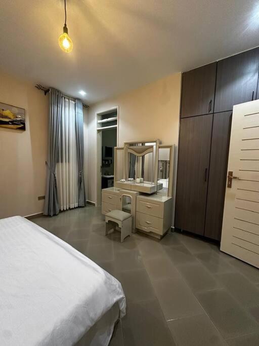 Cozy 1BR Apt in Kajjansi Airstrip Entebbe