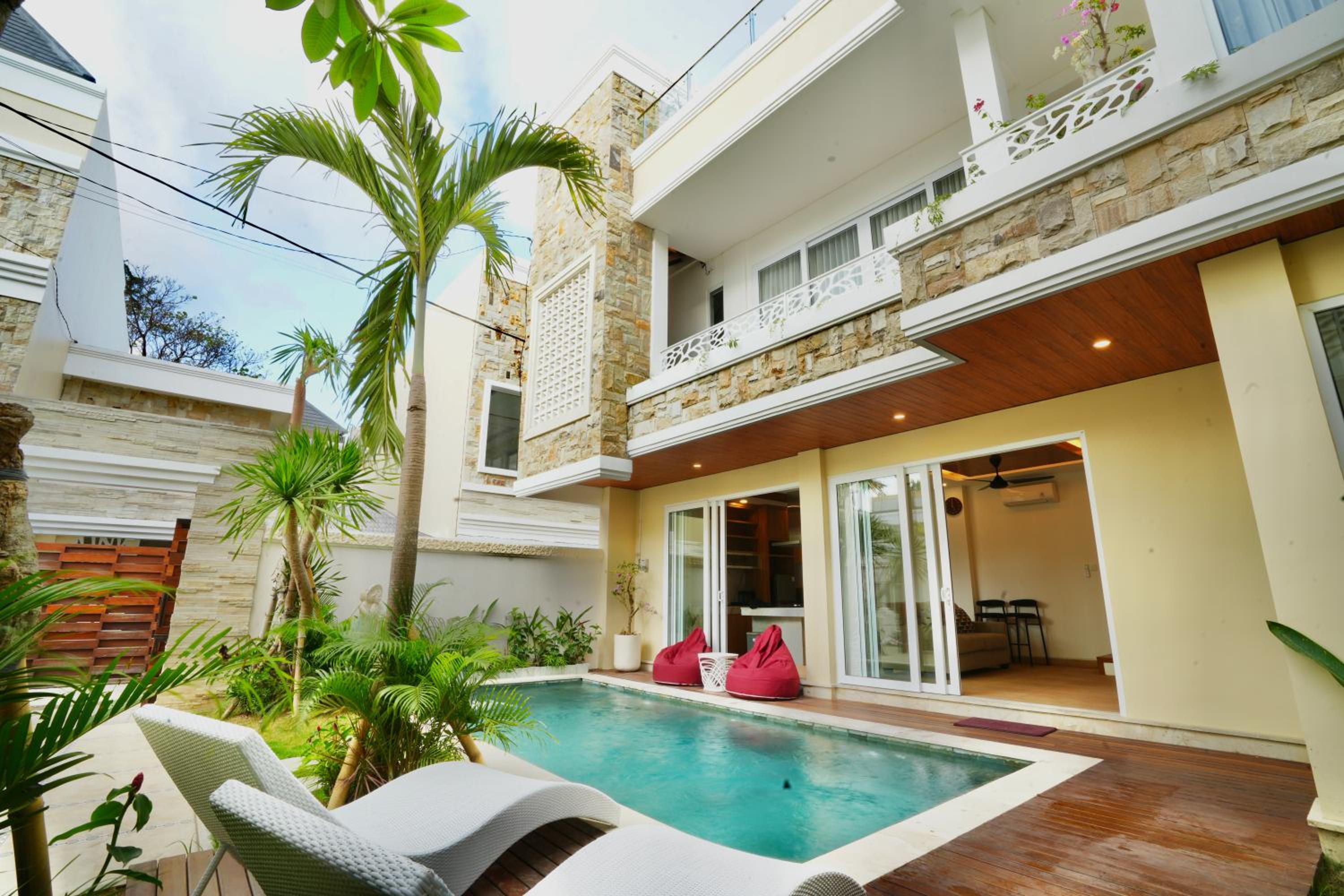 Le Marva Villa Unit A7 Tumbak Bayuh view 3