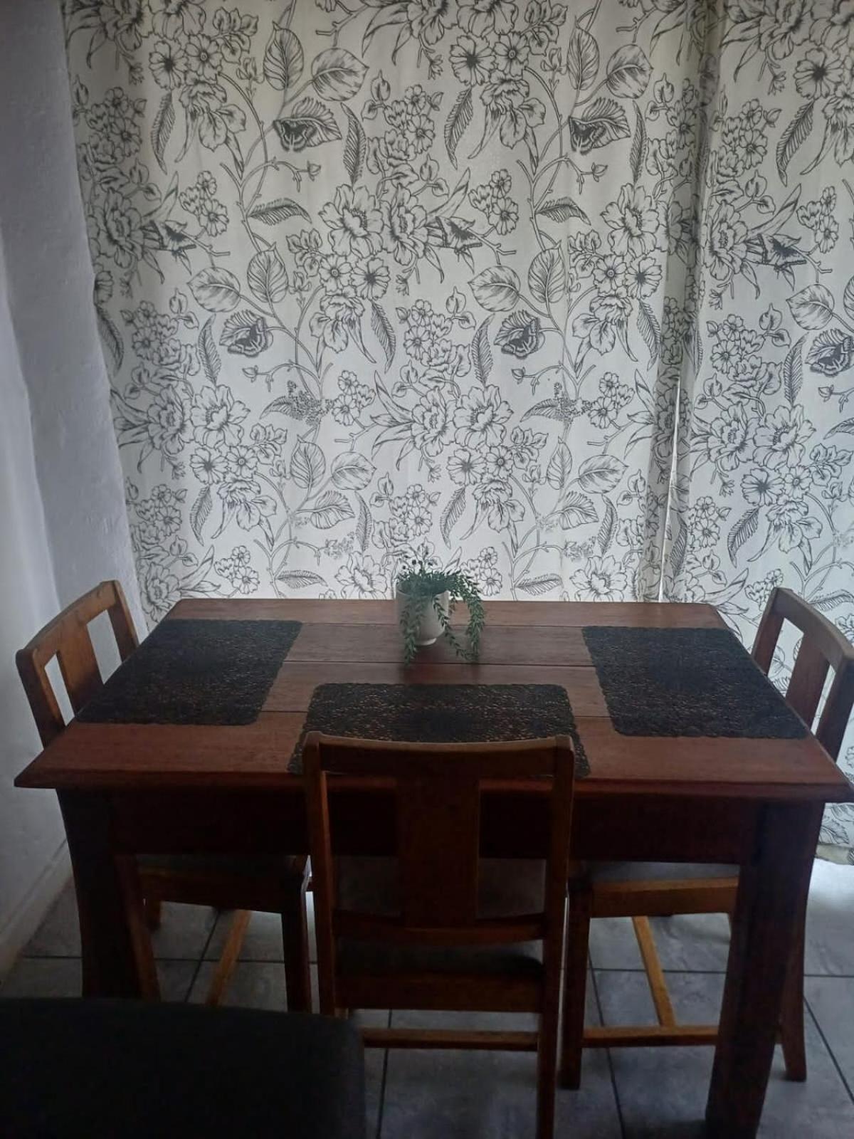 Linga Longa view 3