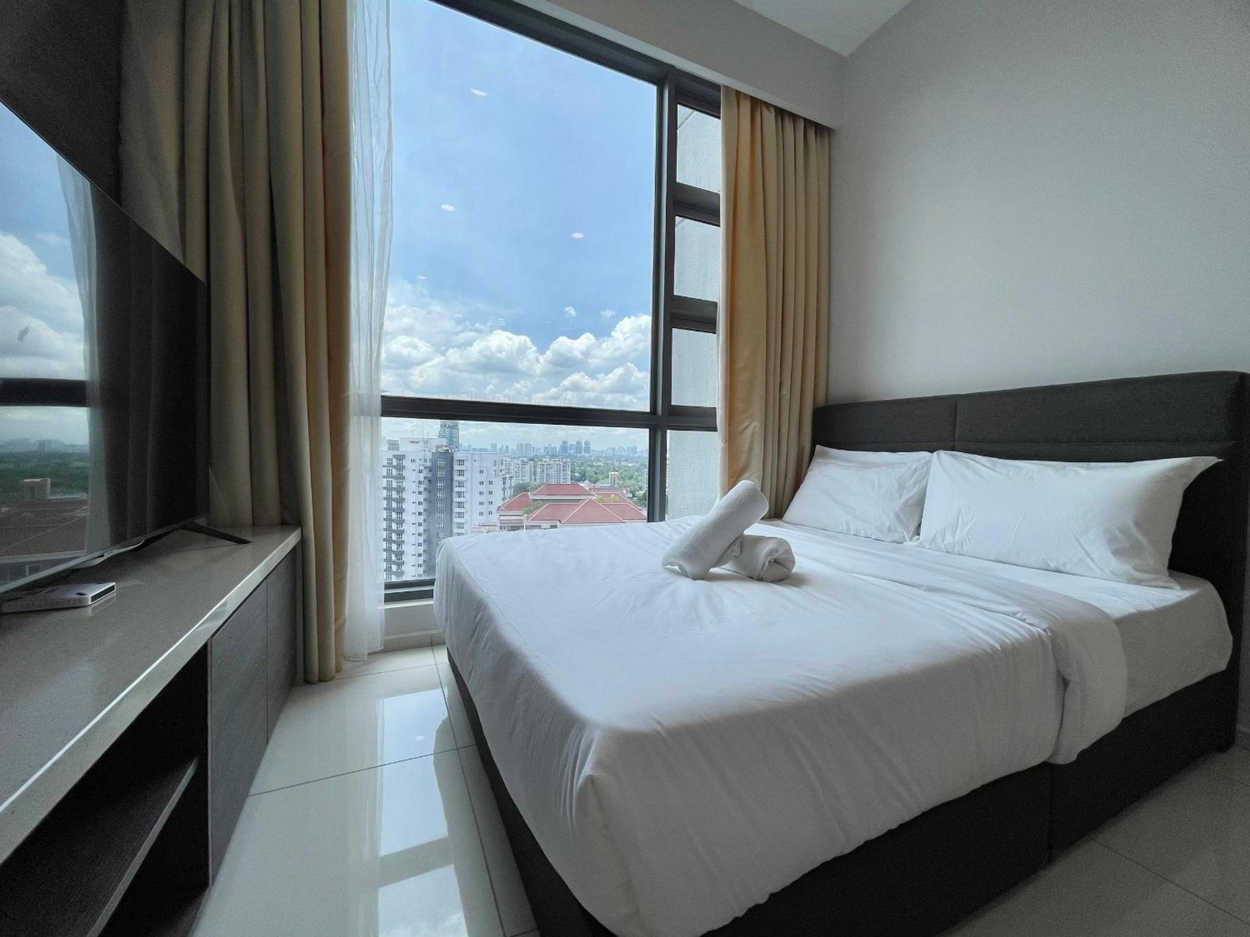 The Robertson-Bukit Bintang by PILLOWTALKS