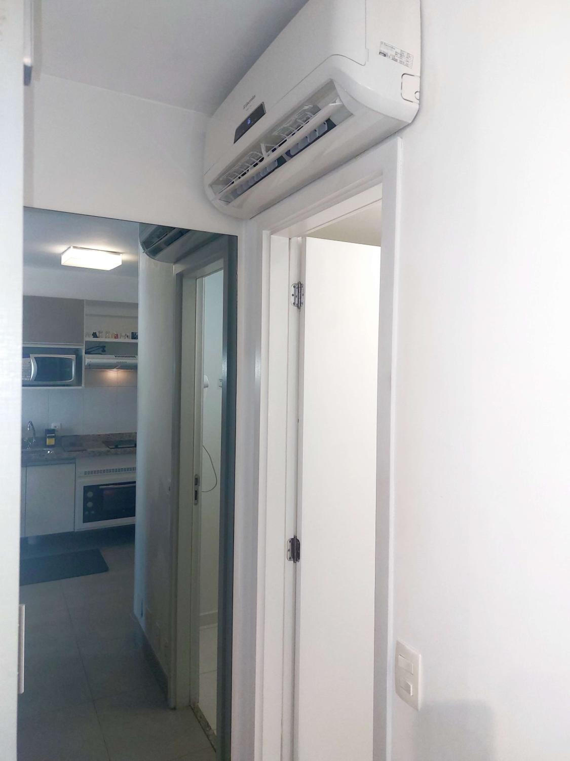 TEM TUDO Piscina Academia Sauna Squash