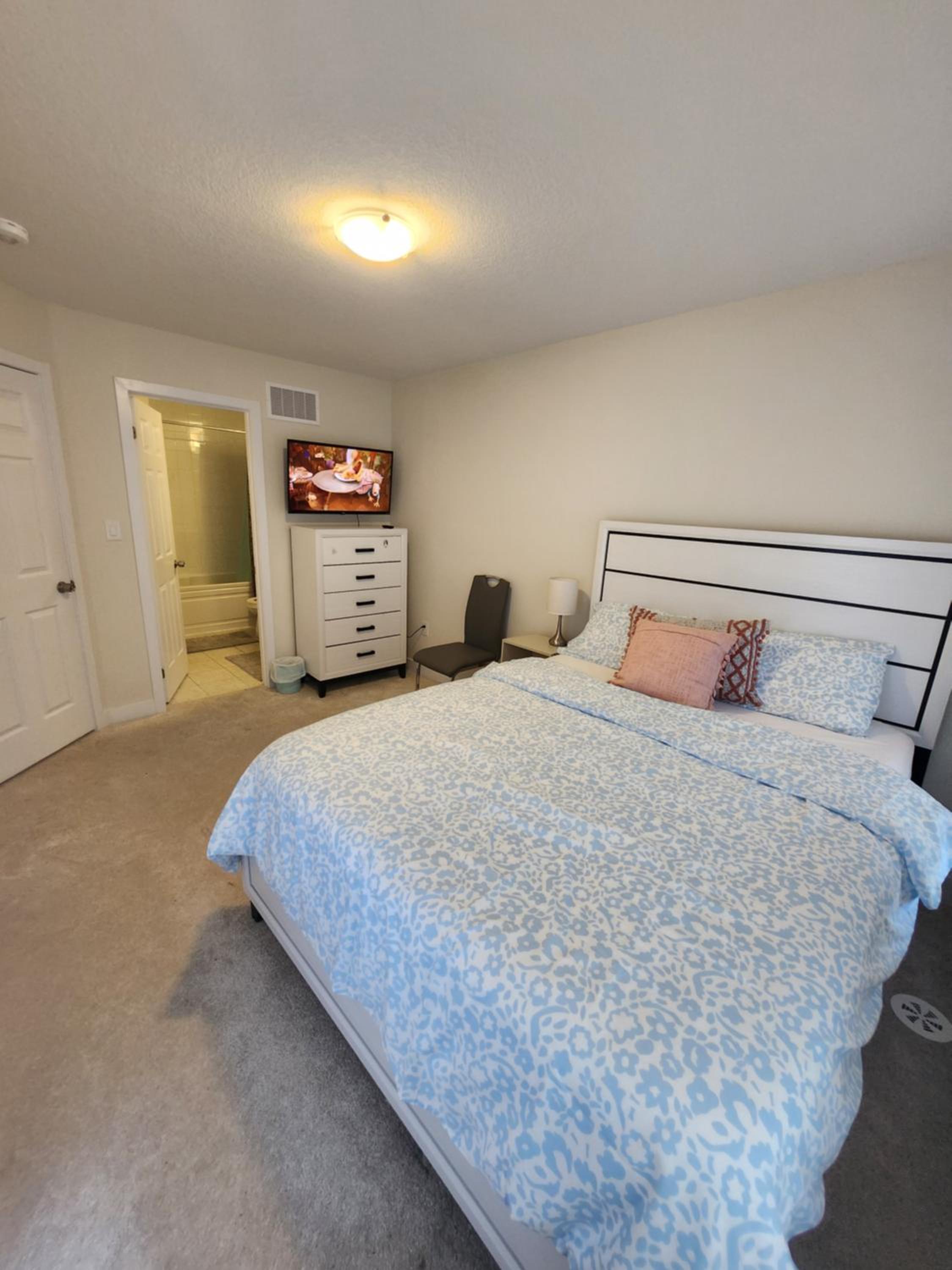 Glow Chambers at Thorold