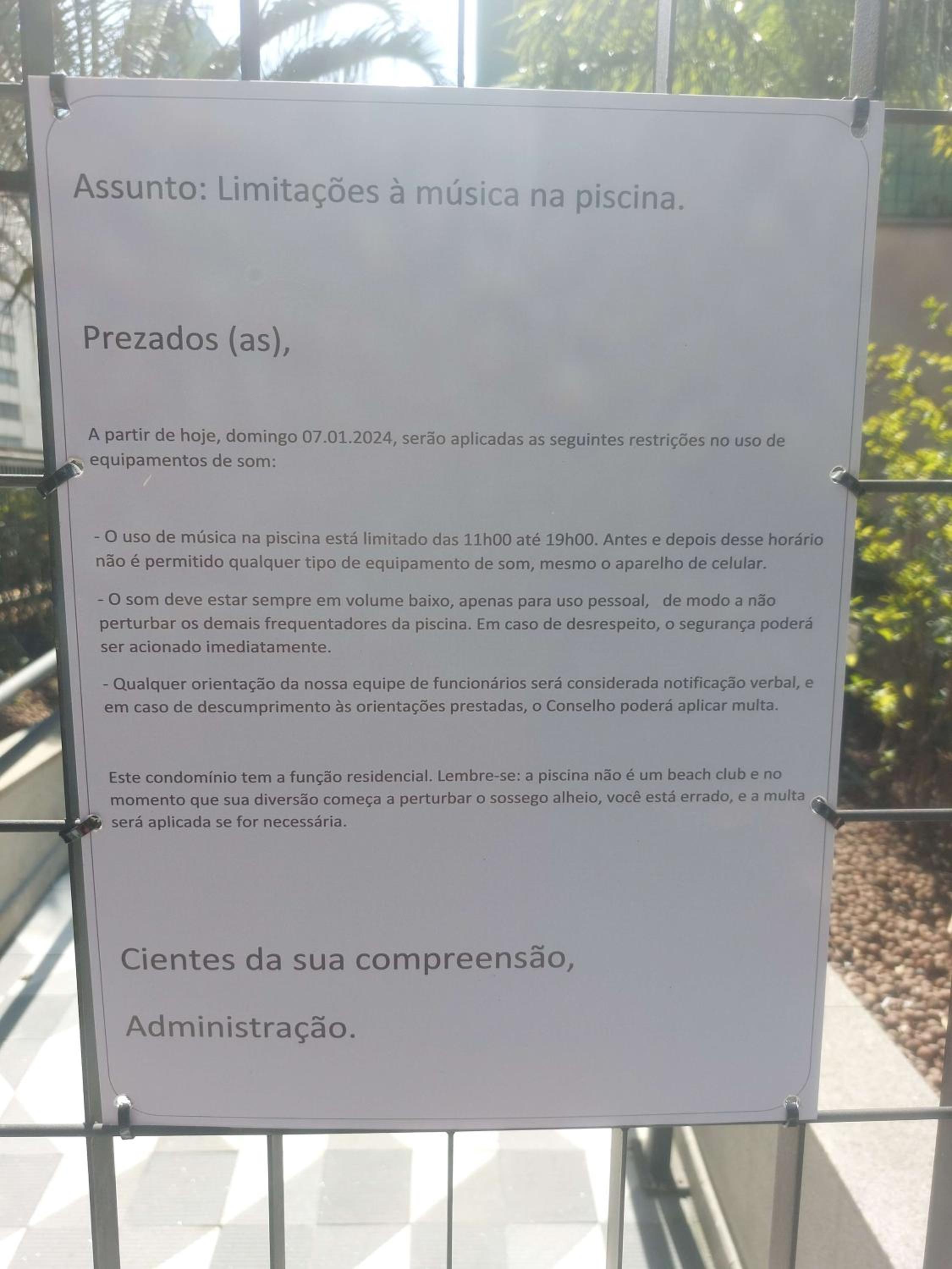 TEM TUDO Piscina Academia Sauna Squash