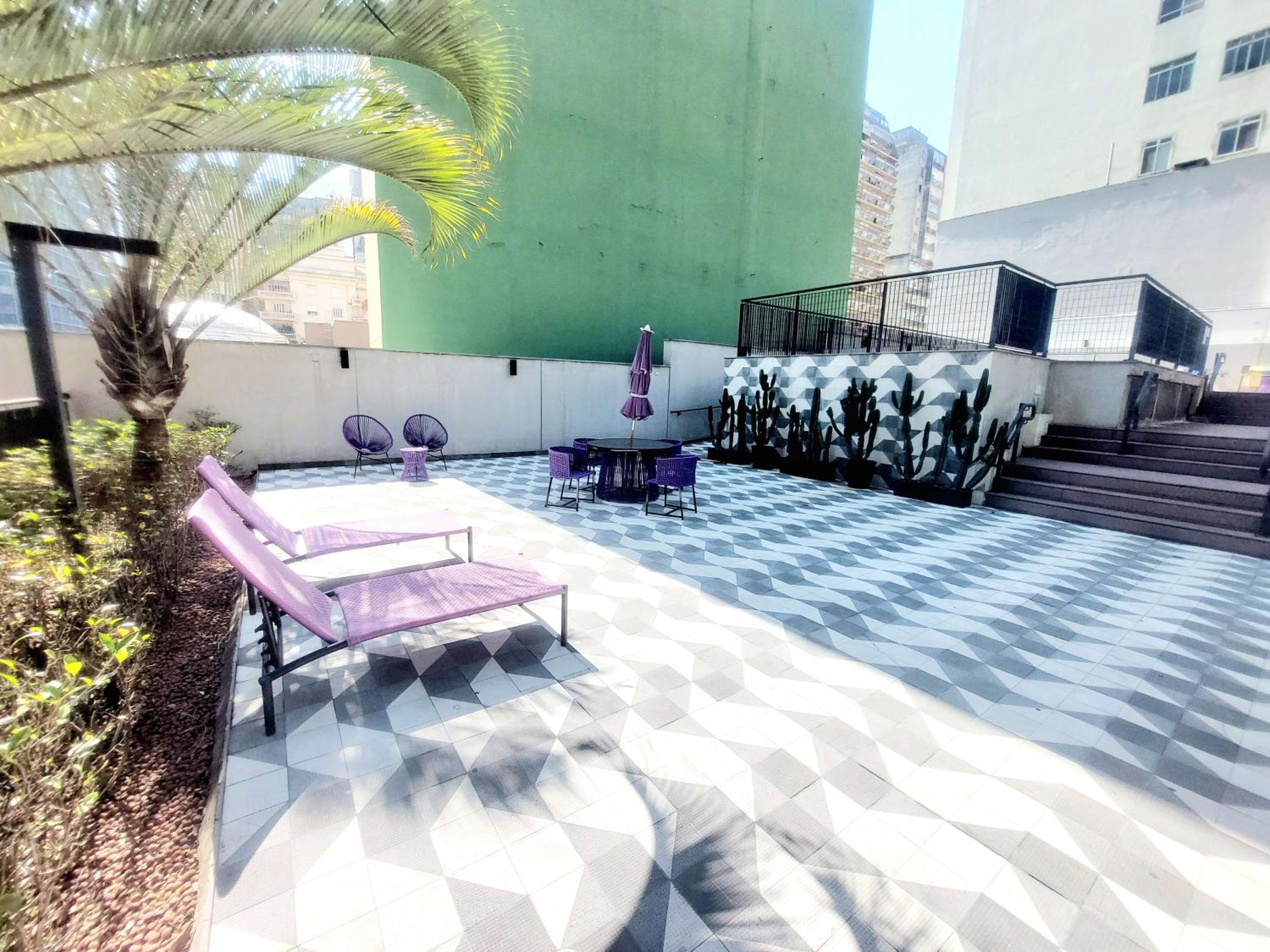 TEM TUDO Piscina Academia Sauna Squash