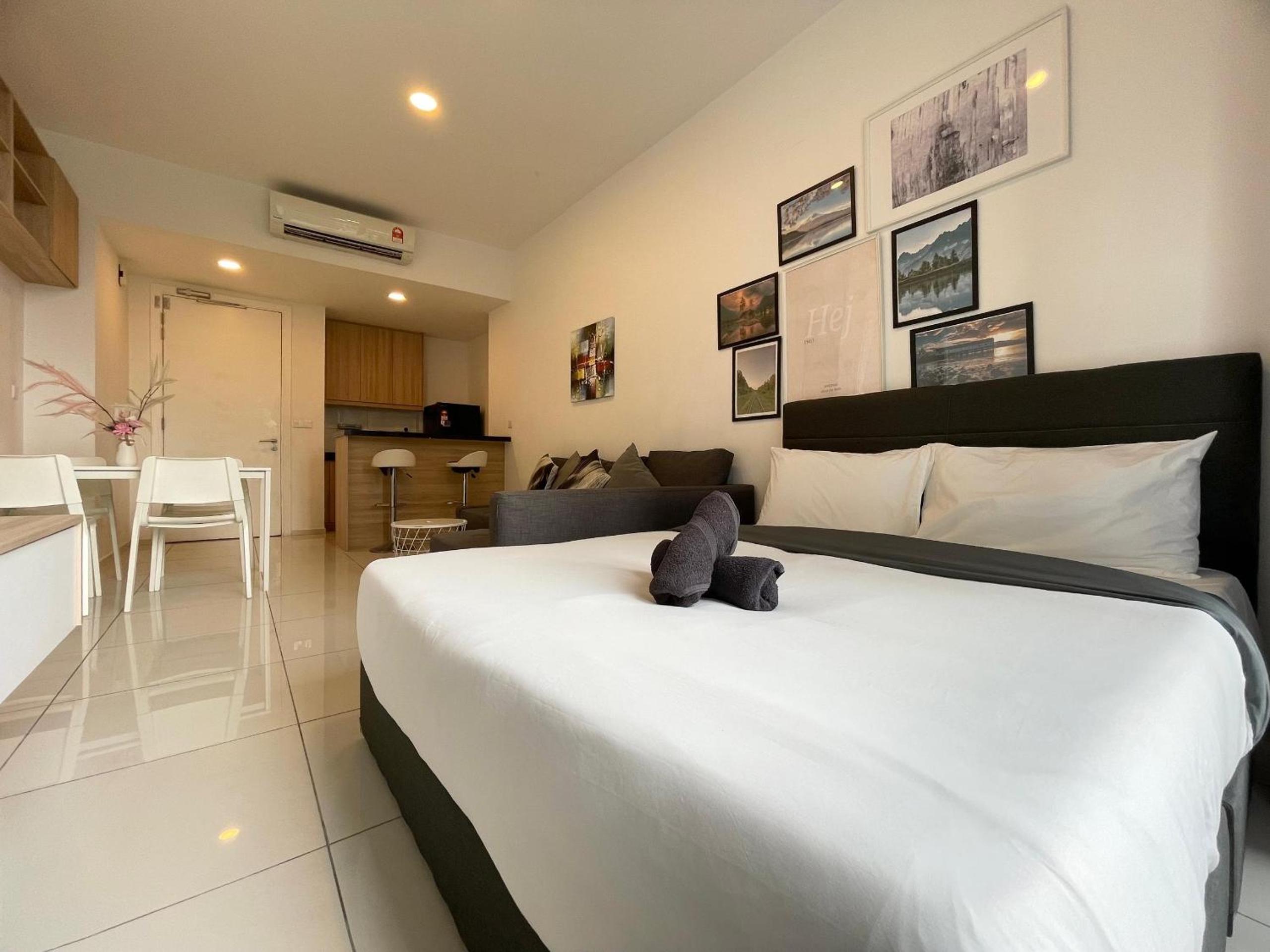 The Robertson-Bukit Bintang by PILLOWTALKS