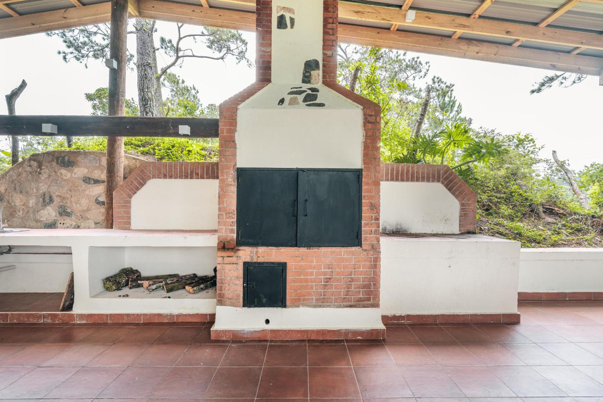 Majestic villa with stunning views in Jarabacoa