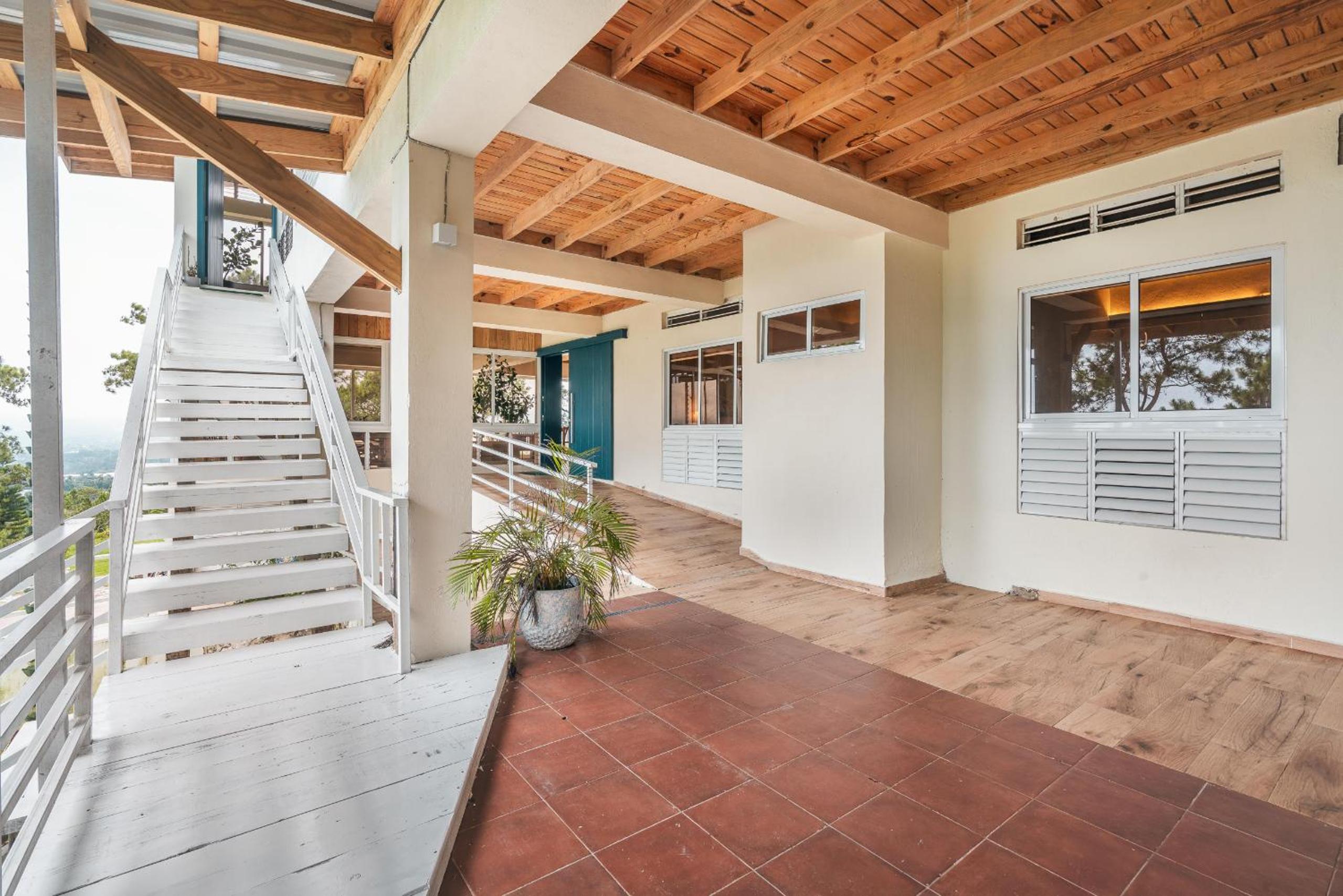 Majestic villa with stunning views in Jarabacoa