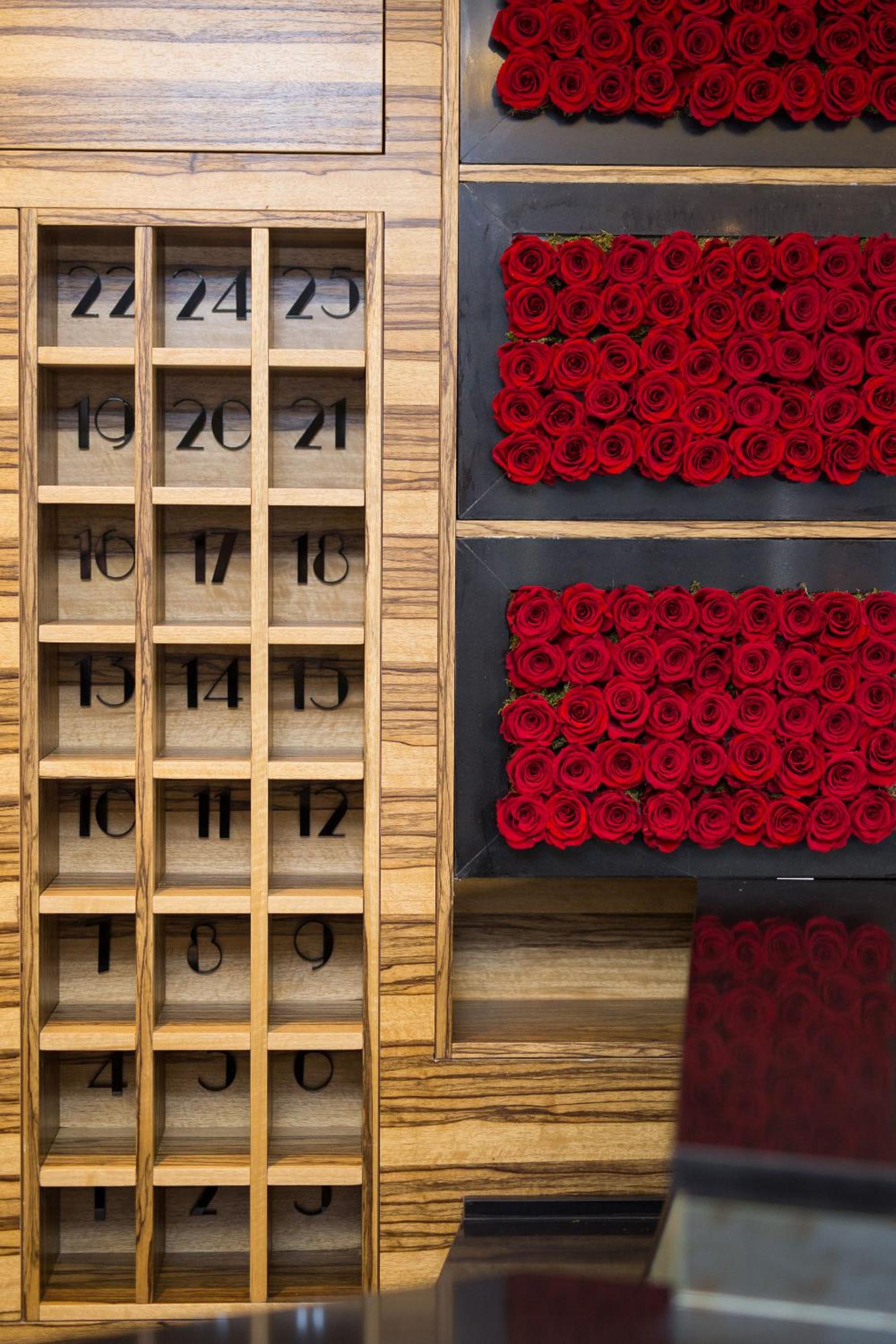 Maroon Otel Pera - Image 32