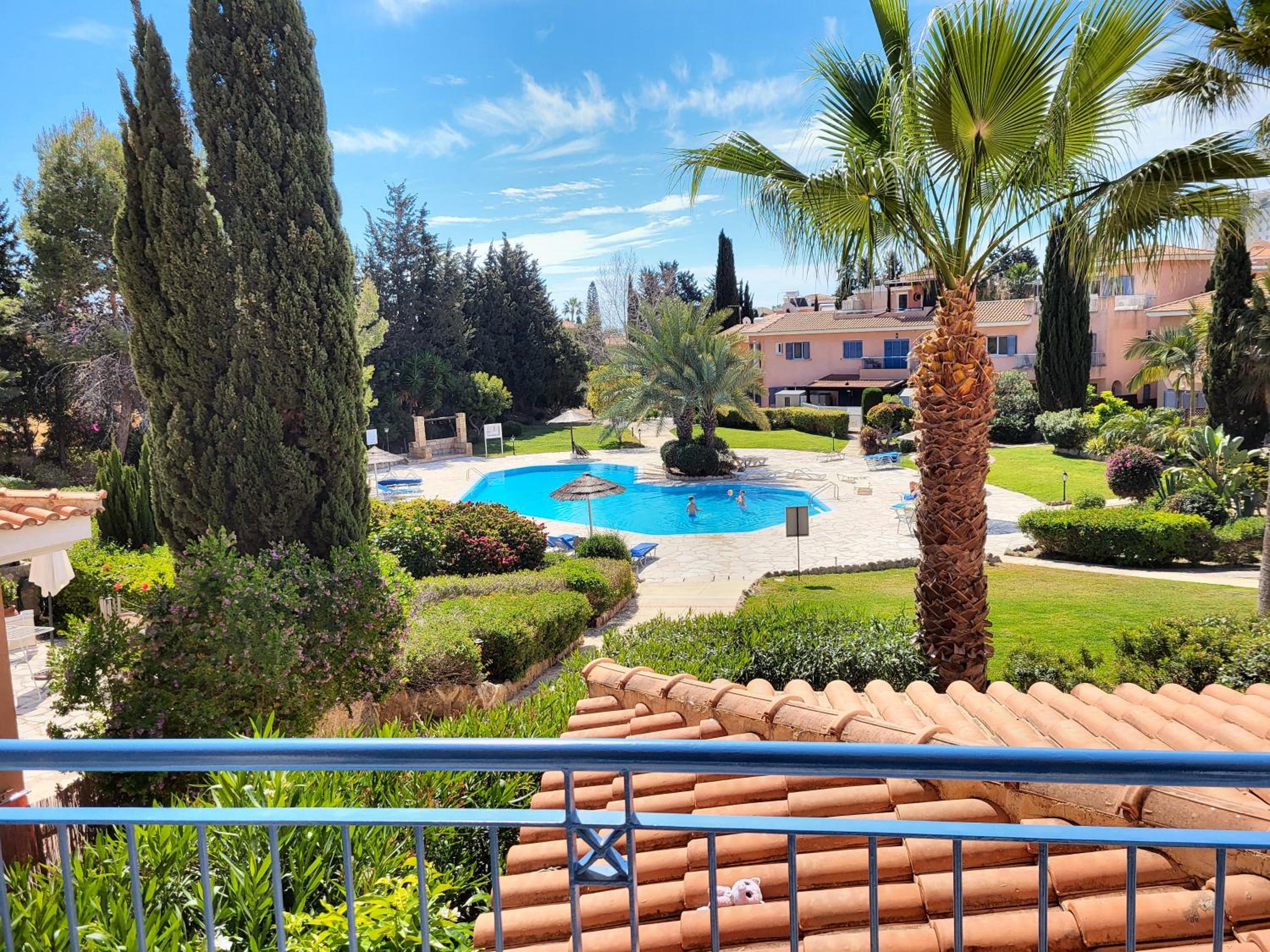 Award-winning 3-bedroom apartment near beach
