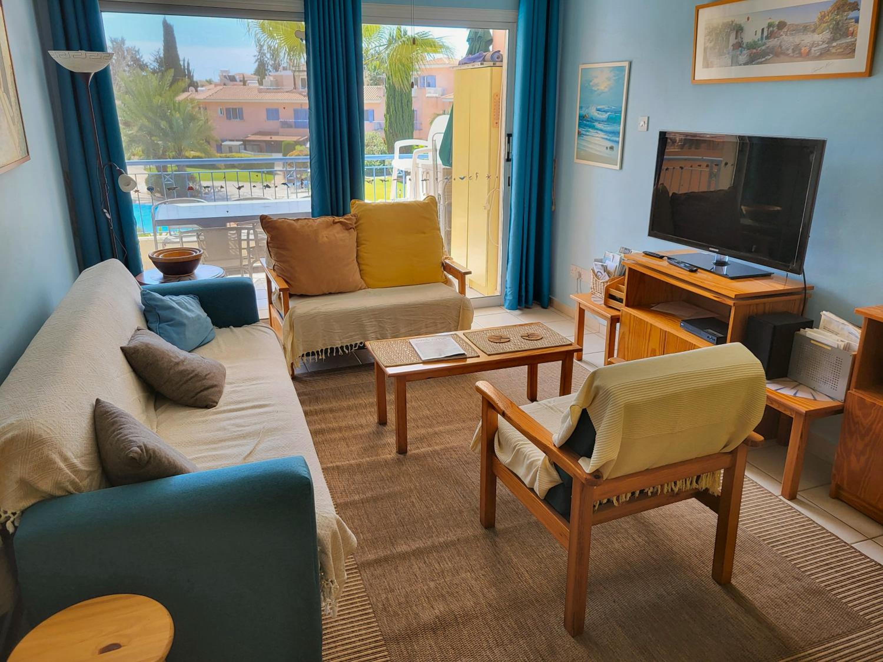 Award-winning 3-bedroom apartment near beach