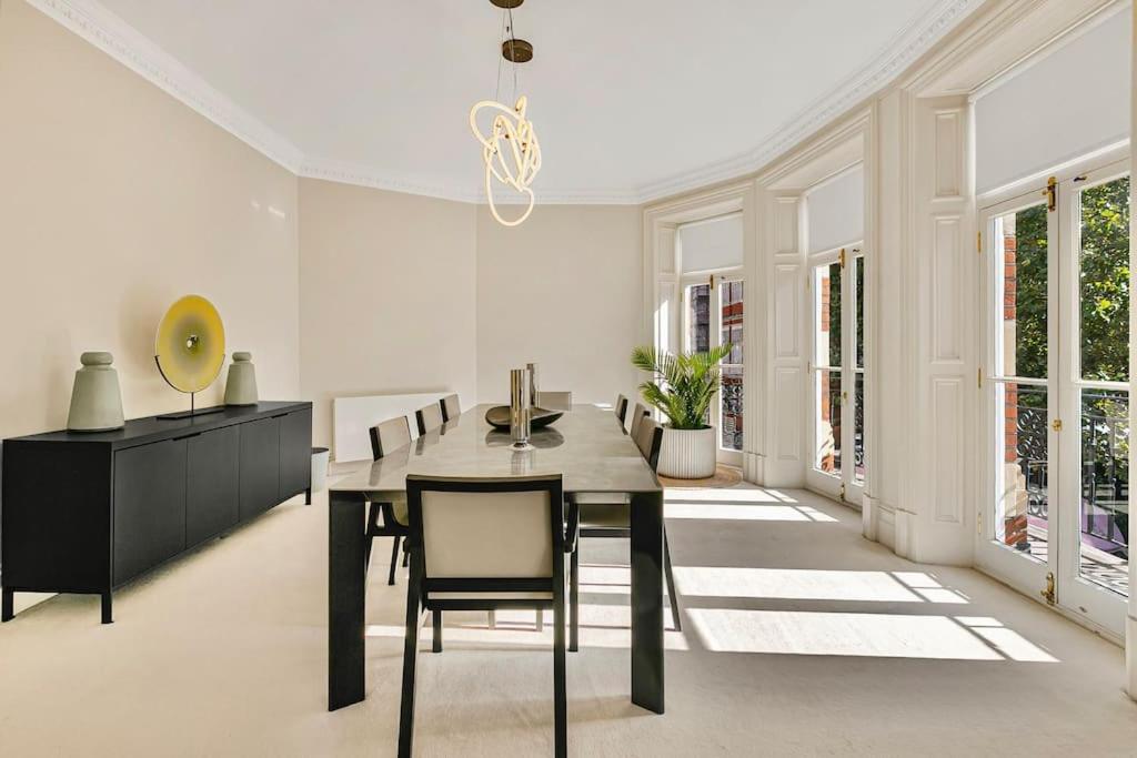 Exclusive 4-Bed Chelsea Residence with Cadogan Square Access