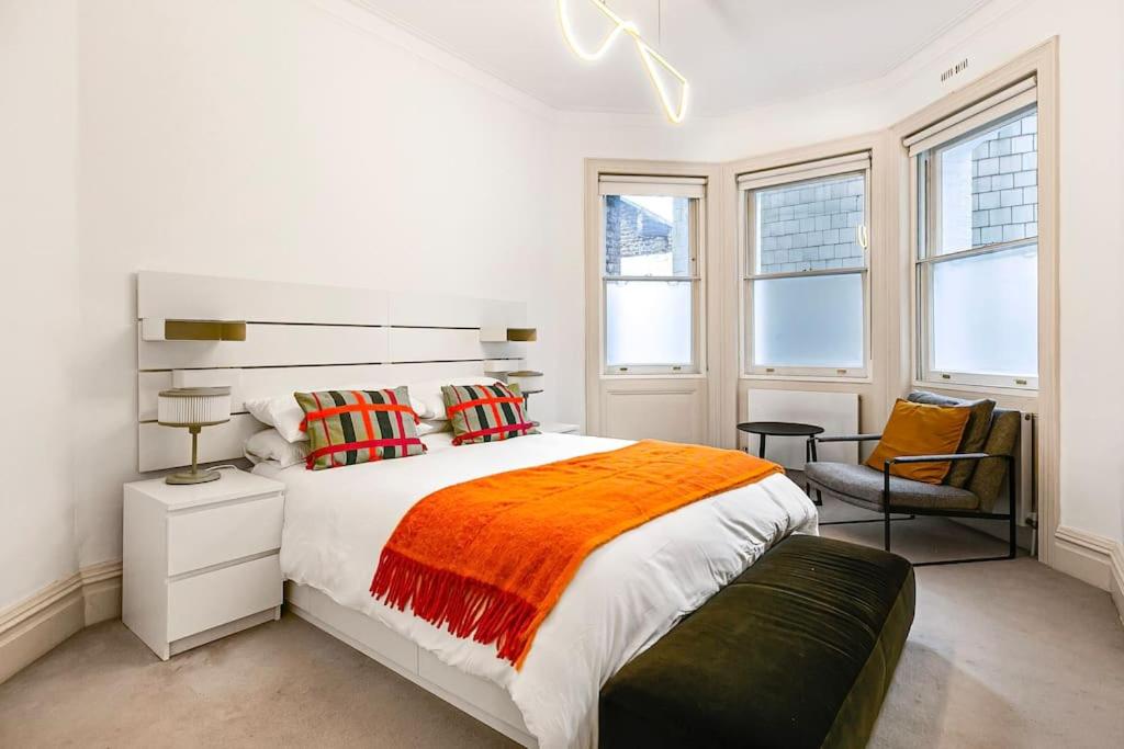 Exclusive 4-Bed Chelsea Residence with Cadogan Square Access