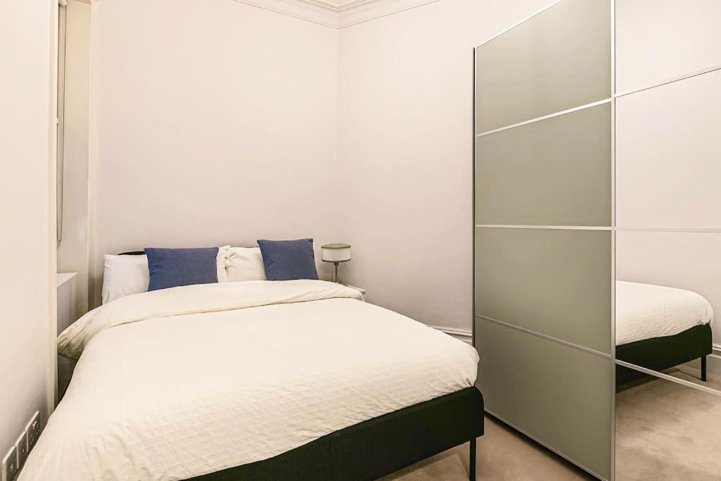 Exclusive 4-Bed Chelsea Residence with Cadogan Square Access