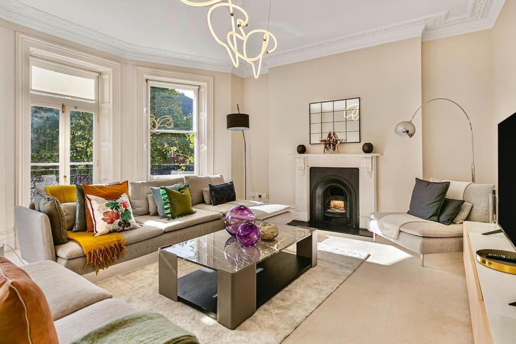 Exclusive 4-Bed Chelsea Residence with Cadogan Square Access