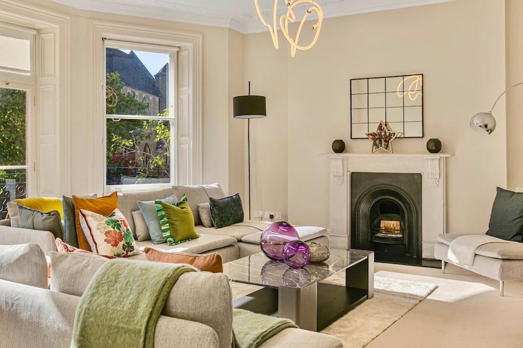 Exclusive 4-Bed Chelsea Residence with Cadogan Square Access