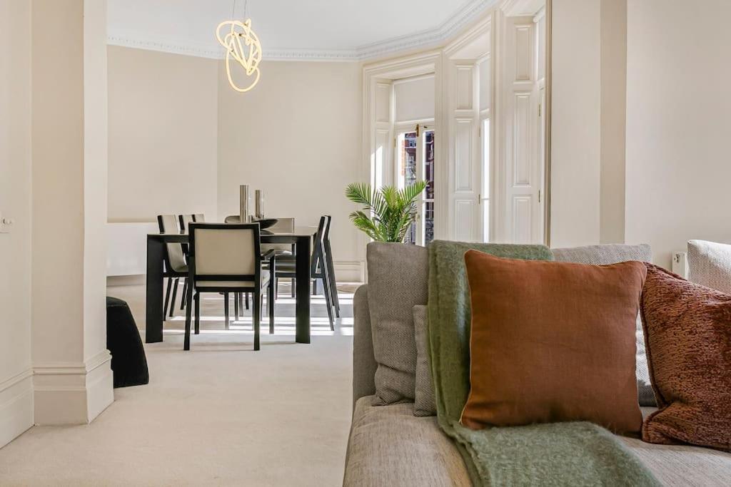 Exclusive 4-Bed Chelsea Residence with Cadogan Square Access