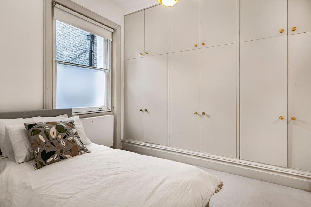 Exclusive 4-Bed Chelsea Residence with Cadogan Square Access