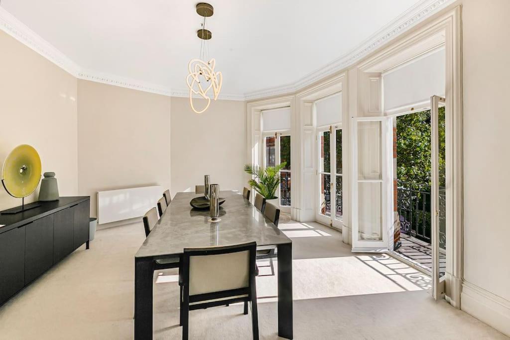 Exclusive 4-Bed Chelsea Residence with Cadogan Square Access
